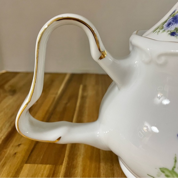 Porcelain Large Gloss White TeaPot with Dark Blue Purple Roses Gold Trim - Picture 6 of 16